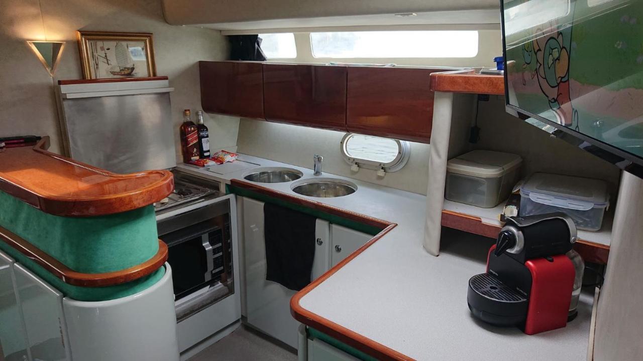 Botel Le For Sea